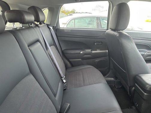 2025 Mitsubishi Outlander Sport SE