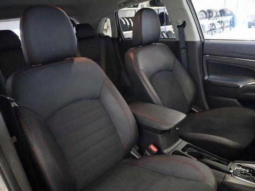 2025 Mitsubishi Outlander Sport SE