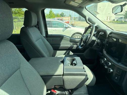 Agate Black Metallic 2025 Ford F-150 XLT