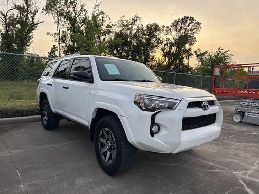 Super White 2018 Toyota 4Runner SR5 Premium