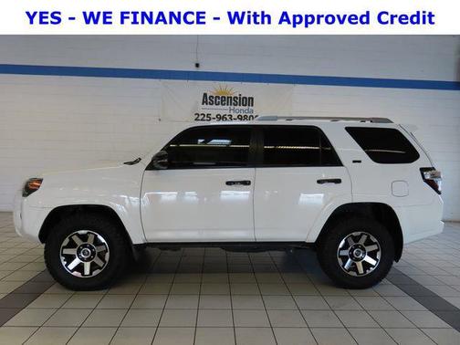Super White 2018 Toyota 4Runner SR5 Premium
