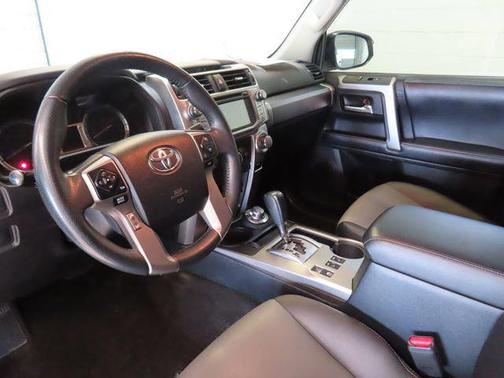 Super White 2018 Toyota 4Runner SR5 Premium