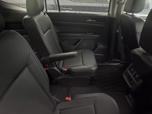 2021 Volkswagen Atlas 3.6L SE w/Technology