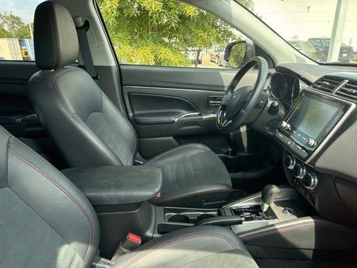 2024 Mitsubishi Outlander Sport SE
