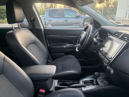 2024 Mitsubishi Outlander Sport SE