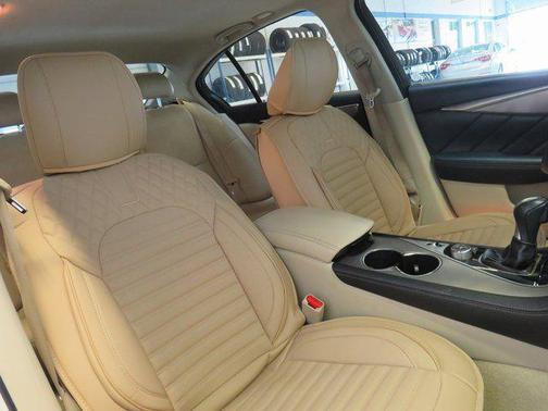 2014 INFINITI Q50 Premium