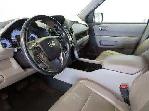 Alabaster Silver Metallic 2013 Honda Pilot EX-L