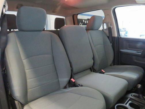 2017 RAM 2500 Tradesman Crew Cab 4x4 6'4' Box