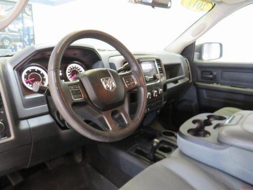 2017 RAM 2500 Tradesman Crew Cab 4x4 6'4' Box