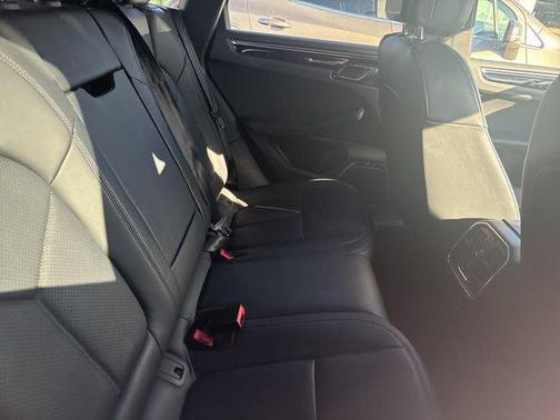 2023 Porsche Macan Macan