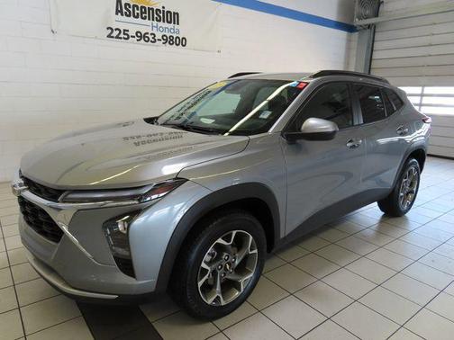 Sterling Gray Metallic 2025 Chevrolet Trax LT
