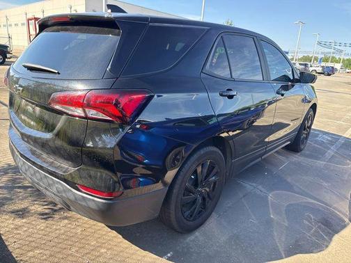 Mosaic Black Metallic 2024 Chevrolet Equinox LS