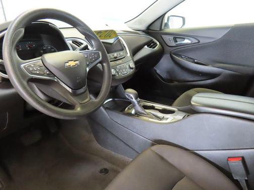 Summit White 2024 Chevrolet Malibu FWD 1LT