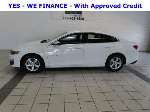 Summit White 2024 Chevrolet Malibu FWD 1LT
