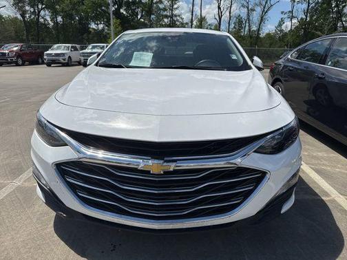 Summit White 2024 Chevrolet Malibu FWD 1LT