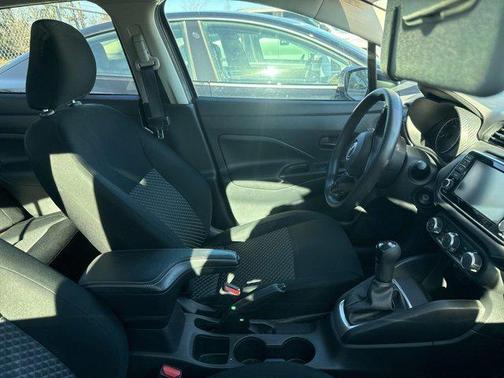 2023 Nissan Versa 1.6 S