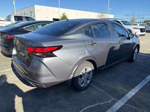 2023 Nissan Versa 1.6 S