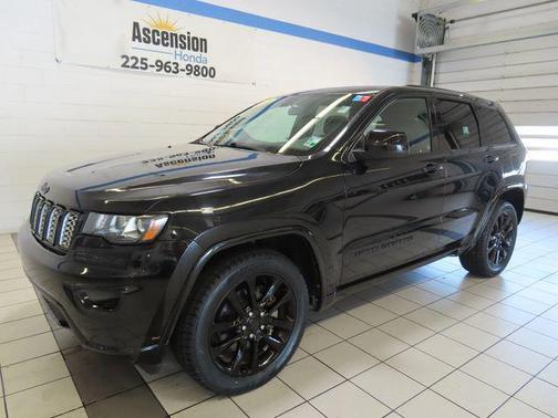 Diamond Black Crystal Pearlcoat 2021 Jeep Grand Cherokee Laredo