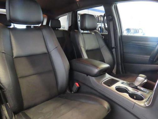 Diamond Black Crystal Pearlcoat 2021 Jeep Grand Cherokee Laredo