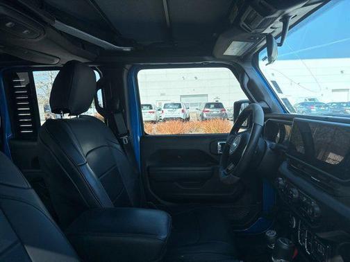 2025 Jeep Gladiator Nighthawk