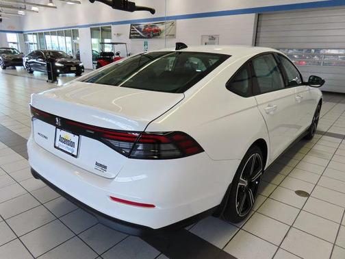 Platinum White Pearl 2026 Honda Accord SE