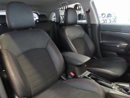 2023 Mitsubishi Outlander Sport SE