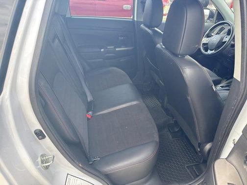 2023 Mitsubishi Outlander Sport SE