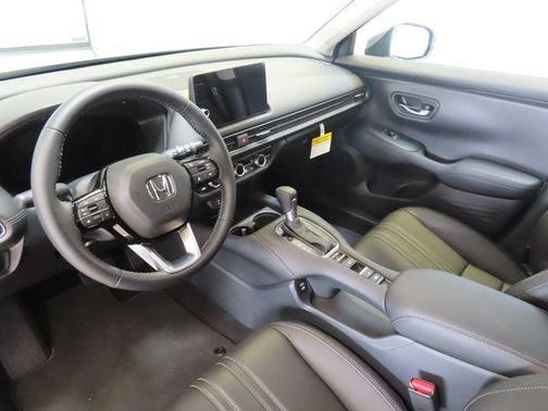 Urban Gray Pearl 2027 Honda HR-V EX-L