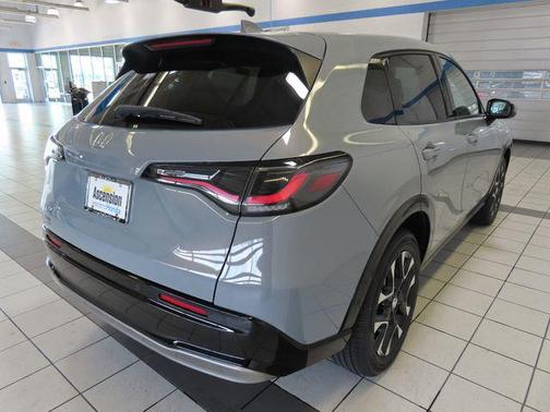 Urban Gray Pearl 2027 Honda HR-V EX-L
