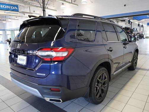 2025 Honda Pilot Touring 8-Passenger