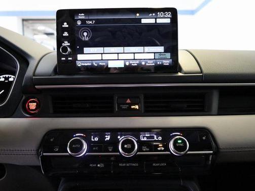 2025 Honda Pilot Touring 8-Passenger