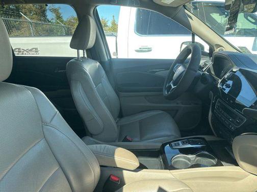 2021 Honda Pilot AWD Elite