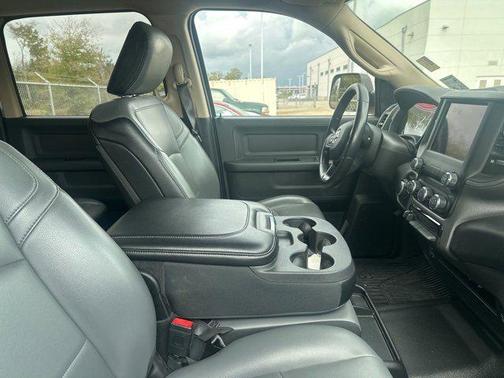 2020 RAM 2500 Tradesman Crew Cab 4X2 6'4' Box