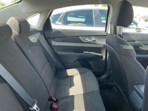 Snow White Pearl 2024 Kia Forte LXS