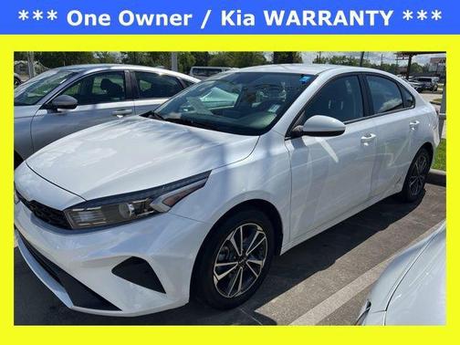 Snow White Pearl 2024 Kia Forte LXS
