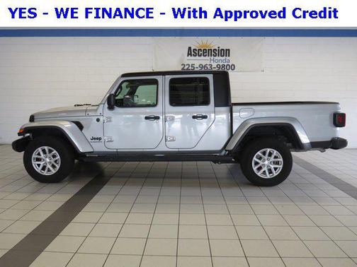 2023 Jeep Gladiator Sport S