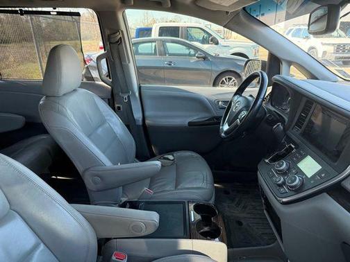 2015 Toyota Sienna XLE