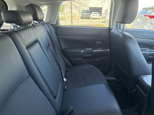 2025 Mitsubishi Outlander Sport SE