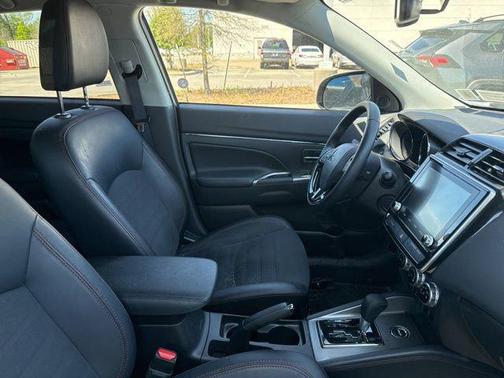 2025 Mitsubishi Outlander Sport SE