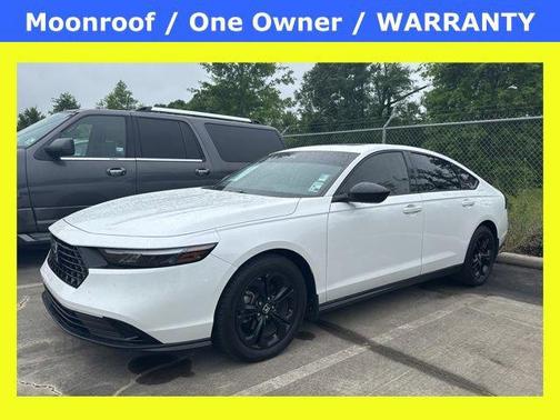 Platinum White Pearl 2025 Honda Accord SE
