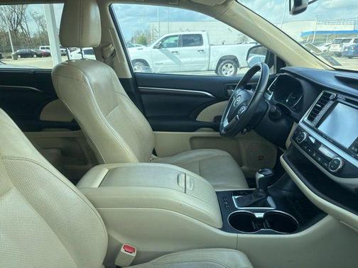 2016 Toyota Highlander Limited Platinum