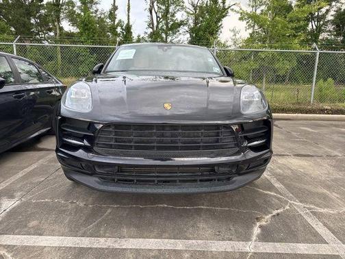 Jet Black Metallic 2019 Porsche Macan Macan