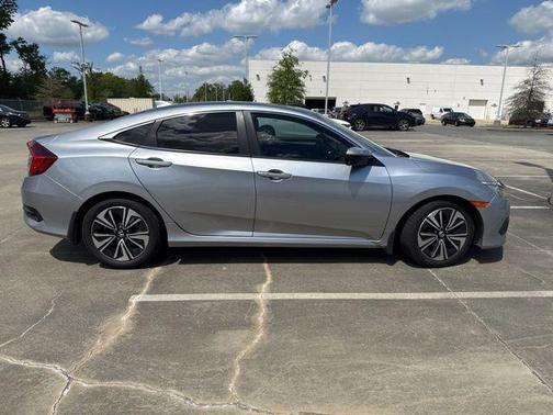 Lunar Silver Metallic 2017 Honda Civic EX-L