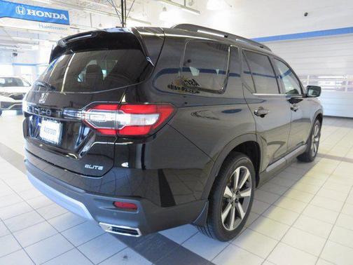 2025 Honda Pilot Elite