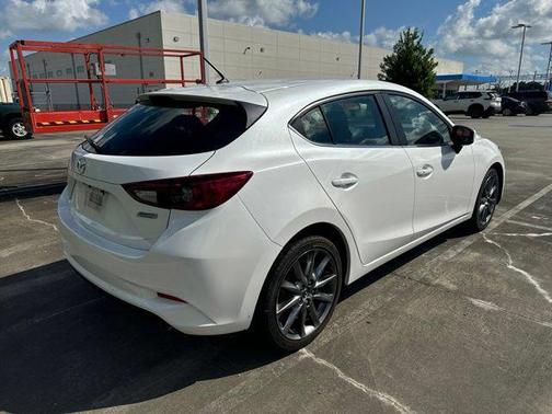Snowflake White Pearl Mica 2018 Mazda Mazda3 Touring