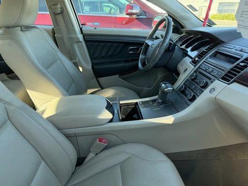 2010 Ford Taurus SEL