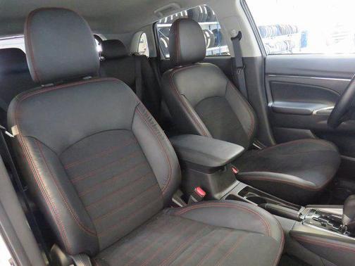 2023 Mitsubishi Outlander Sport SE