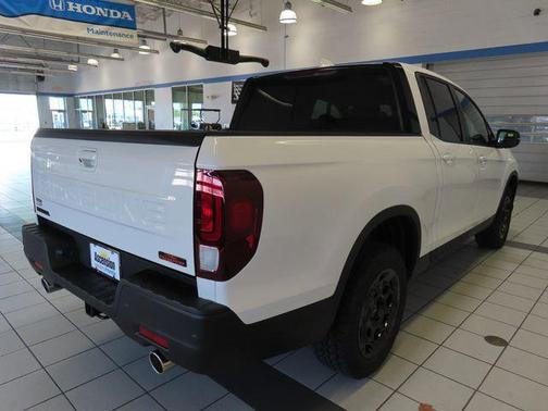 Platinum White Pearl 2026 Honda Ridgeline TrailSport+