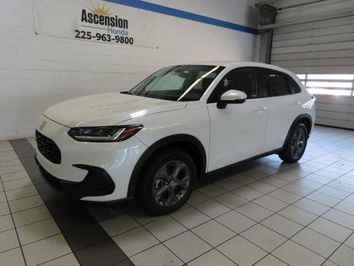 Platinum White Pearl 2026 Honda HR-V LX