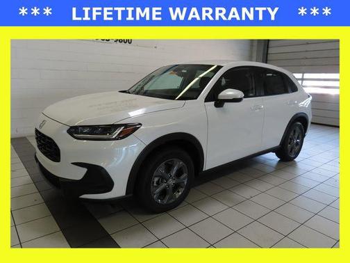 Platinum White Pearl 2026 Honda HR-V LX